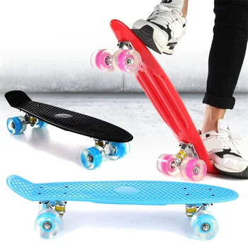 4 Kolesa Jekla Nosijo Skateboard z LED Utripa Kolesa 22 V Štiri kolesa Mini Longboard Skate Board Rolka Športih na Prostem