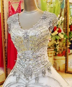 Luksuzni Sparkly Crystal Princesa Poročno Obleke 2020 Proti-vrat Skp Rokavi Kapela Vlak Nosorogovo Beaded Cerkev Vrt Poročni Obleki