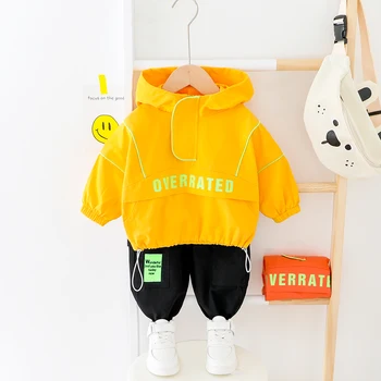 Otroci Fant Obleke Za Malčka Dekle 2021 Moda Priložnostne Hooded Malčke Baby Set Pomlad Pismo Oblačila Trenirko 1 2 3 45 6 Let